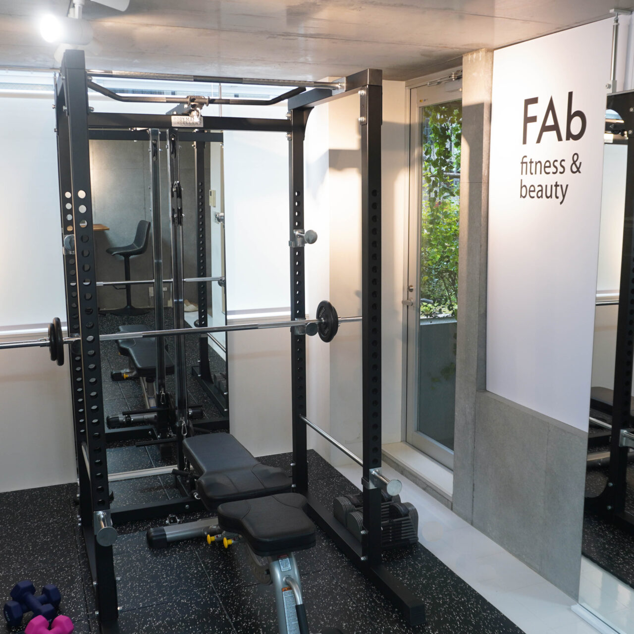 中目黒・祐天寺店_ジム内装 | FAb-fitness&beauty|恵比寿・広尾・パーソナルトレーニングジム
